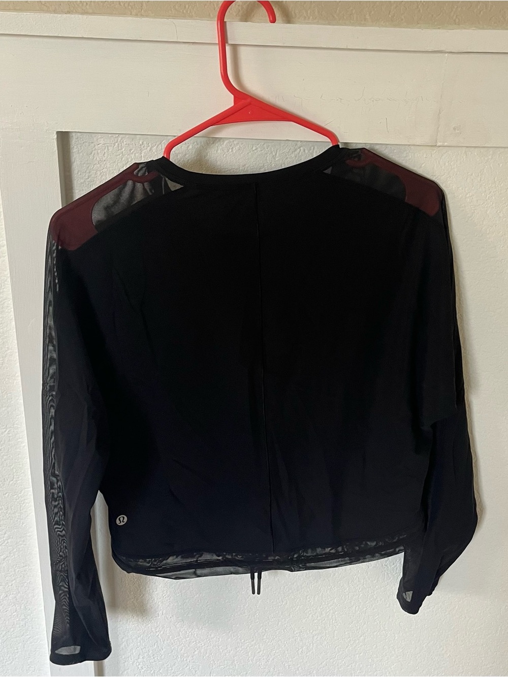 Lululemon Athletica Women's 4 Cropped Workout Long Sleeve Shirt. - Picture 4 of 6